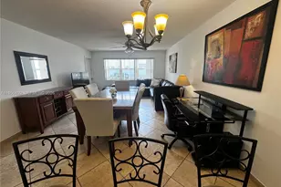 410 SE 2nd St, Hallandale Beach, FL 33009 - Photo 17