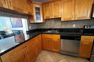 410 SE 2nd St, Hallandale Beach, FL 33009 - Photo 7