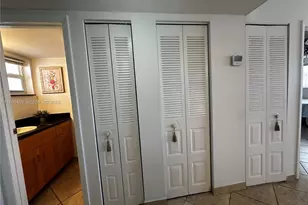 410 SE 2nd St, Hallandale Beach, FL 33009 - Photo 25