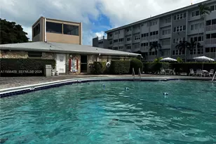 410 SE 2nd St, Hallandale Beach, FL 33009 - Photo 37