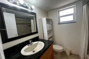 410 SE 2nd St, Hallandale Beach, FL 33009 - Photo 21