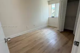 10231 Fontainebleau Blvd, Miami, FL 33172 - Photo 9