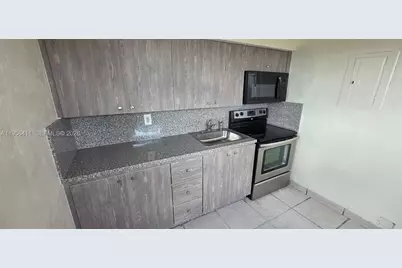 654 W 29th St #1, Hialeah, FL 33012 - Photo 13