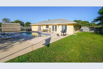 714 NE Lanfair St, Port Saint Lucie, FL 34983 - Photo 7