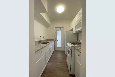 8132 Harding Ave #7, Miami Beach, FL 33141 - Photo 1