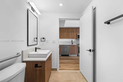 650 SW 1st St #101, Miami, FL 33130 - Photo 11