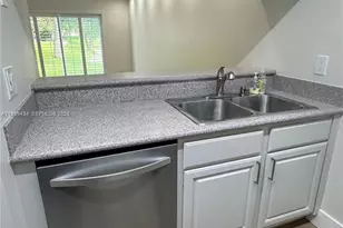 900 Twin Lakes Dr, Coral Springs, FL 33071 - Photo 7