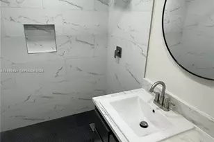 900 Twin Lakes Dr, Coral Springs, FL 33071 - Photo 3