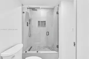 2625 Collins Ave, Miami Beach, FL 33140 - Photo 9