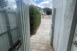 12715 NW 7th St, Miami, FL 33182 - Photo 7