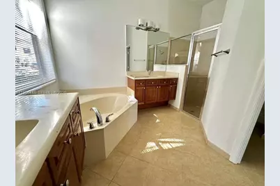 1831 Mariners Ln, Weston, FL 33327 - Photo 15