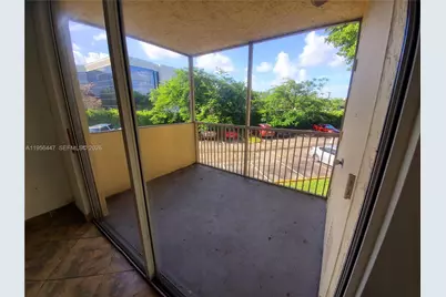 8363 Lake Dr #201, Doral, FL 33166 - Photo 9
