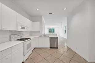 2050 Pasa Verde Ln, Weston, FL 33327 - Photo 15