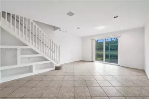 2050 Pasa Verde Ln, Weston, FL 33327 - Photo 9