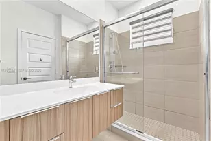 10250 NW 76th Terrace, Doral, FL 33178 - Photo 19