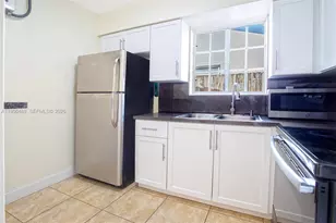 1201 NW 78th Ave, Pembroke Pines, FL 33024 - Photo 5