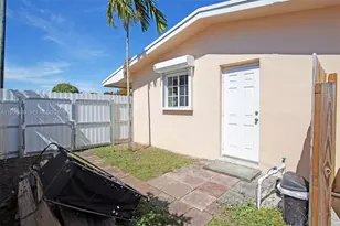 1201 NW 78th Ave, Pembroke Pines, FL 33024 - Photo 37