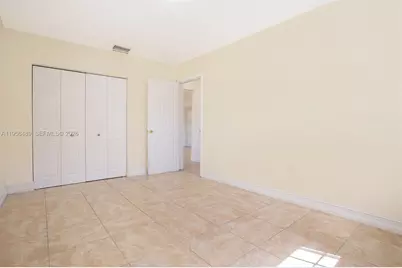 1201 NW 78th Ave, Pembroke Pines, FL 33024 - Photo 27