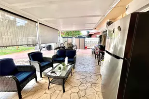 1201 NW 78th Ave, Pembroke Pines, FL 33024 - Photo 15