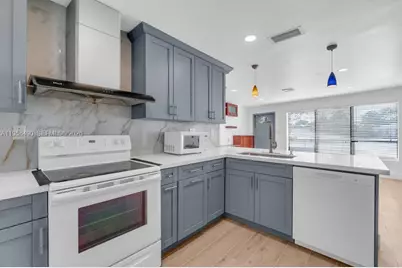 1101 NE 24th Ct, Pompano Beach, FL 33064 - Photo 11