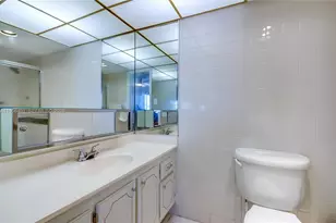 301 NE 14th Ave, Hallandale Beach, FL 33009 - Photo 23