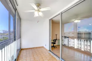 301 NE 14th Ave, Hallandale Beach, FL 33009 - Photo 9
