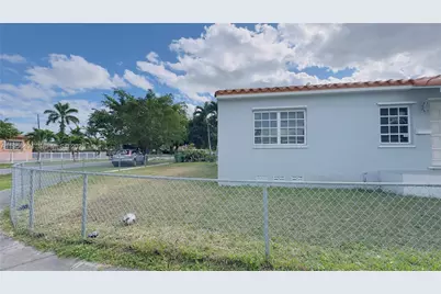 3310 NW 19th Ter, Miami, FL 33125 - Photo 5