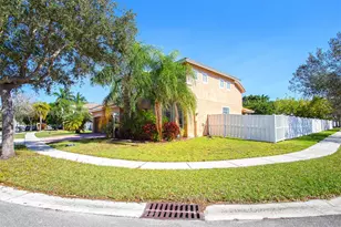 2023 NW 141st Ave, Pembroke Pines, FL 33028 - Photo 3