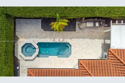 8801 Dickens Ave, Surfside, FL 33154 - Photo 7