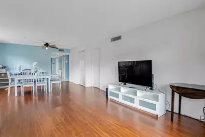 182 Lakeview Dr #204, Weston, FL 33326 - Photo 13