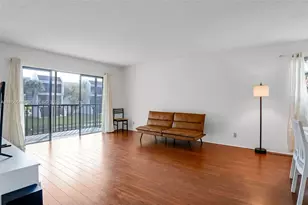 182 Lakeview Dr, Weston, FL 33326 - Photo 11