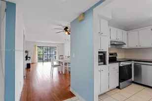 182 Lakeview Dr, Weston, FL 33326 - Photo 15