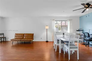 182 Lakeview Dr, Weston, FL 33326 - Photo 5