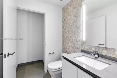 88 SW 7th St #2104, Miami, FL 33130 - Photo 23