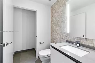 88 SW 7th St, Miami, FL 33130 - Photo 23