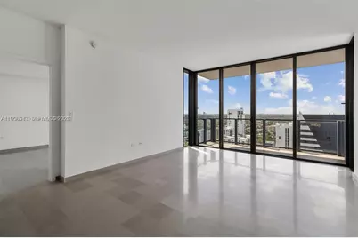 88 SW 7th St #2104, Miami, FL 33130 - Photo 5
