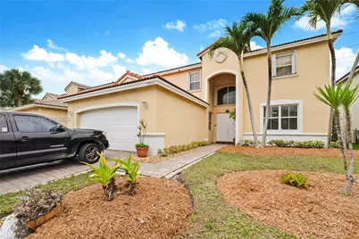 1402 SE 16th Ave, Homestead, FL 33035 - Photo 1