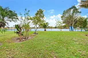 1402 SE 16th Ave, Homestead, FL 33035 - Photo 3
