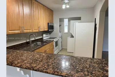 8060 Fairview Dr #201, Tamarac, FL 33321 - Photo 5