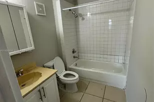 8060 Fairview Dr, Tamarac, FL 33321 - Photo 11