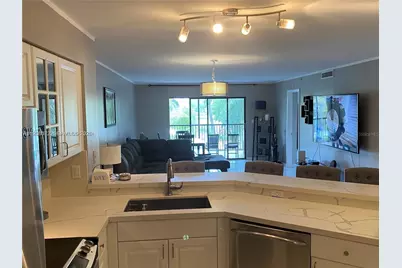 2205 S Cypress Bend Dr #302, Pompano Beach, FL 33069 - Photo 5