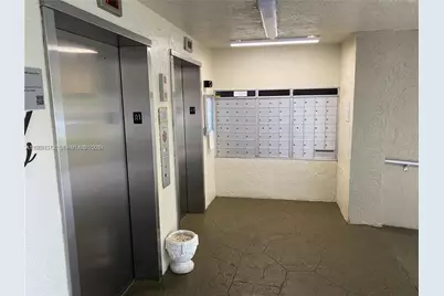 2205 S Cypress Bend Dr, #302, Pompano Beach, FL 33069 - Photo 19