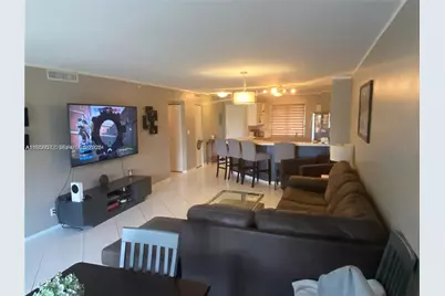 2205 S Cypress Bend Dr #302, Pompano Beach, FL 33069 - Photo 1