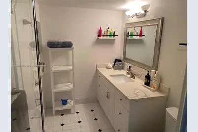 2205 S Cypress Bend Dr #302, Pompano Beach, FL 33069 - Photo 11