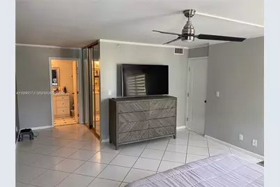 2205 S Cypress Bend Dr, #302, Pompano Beach, FL 33069 - Photo 5