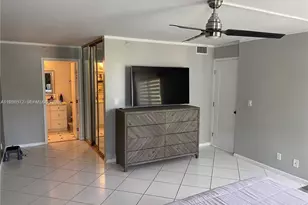 2205 S Cypress Bend Dr #302, Pompano Beach, FL 33069 - Photo 5