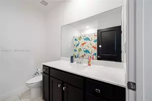 572 NE 6th Pl, Homestead, FL 33034 - Photo 13