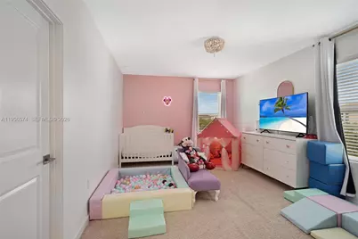 572 NE 6th Pl, Homestead, FL 33034 - Photo 11