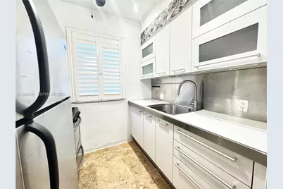 1056 Jefferson Ave #16, Miami Beach, FL 33139 - Photo 9