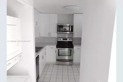 17038 NW 66th Ct, Hialeah, FL 33015 - Photo 9